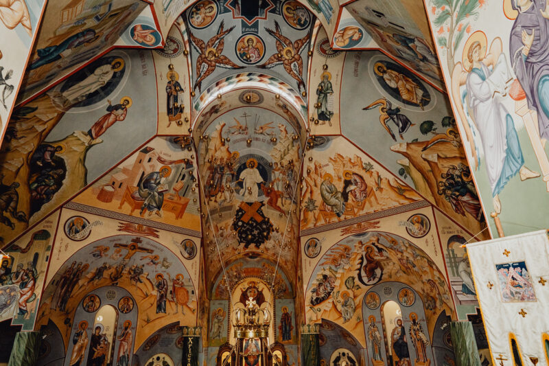 Majestatyczne malowidła na ścianach cerkwi Zmartwychwstania Pańskiego w Białymstoku
